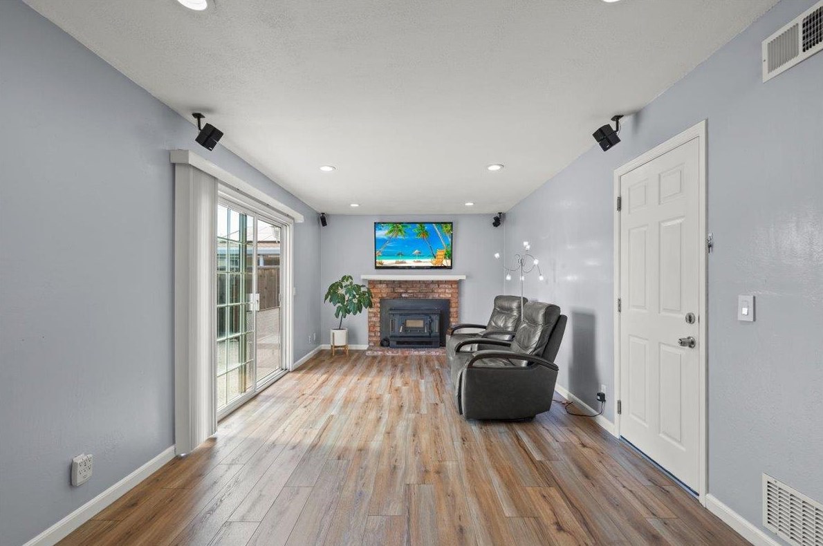 5819 Arapaho Dr, San Jose CA  95123-3205 exterior