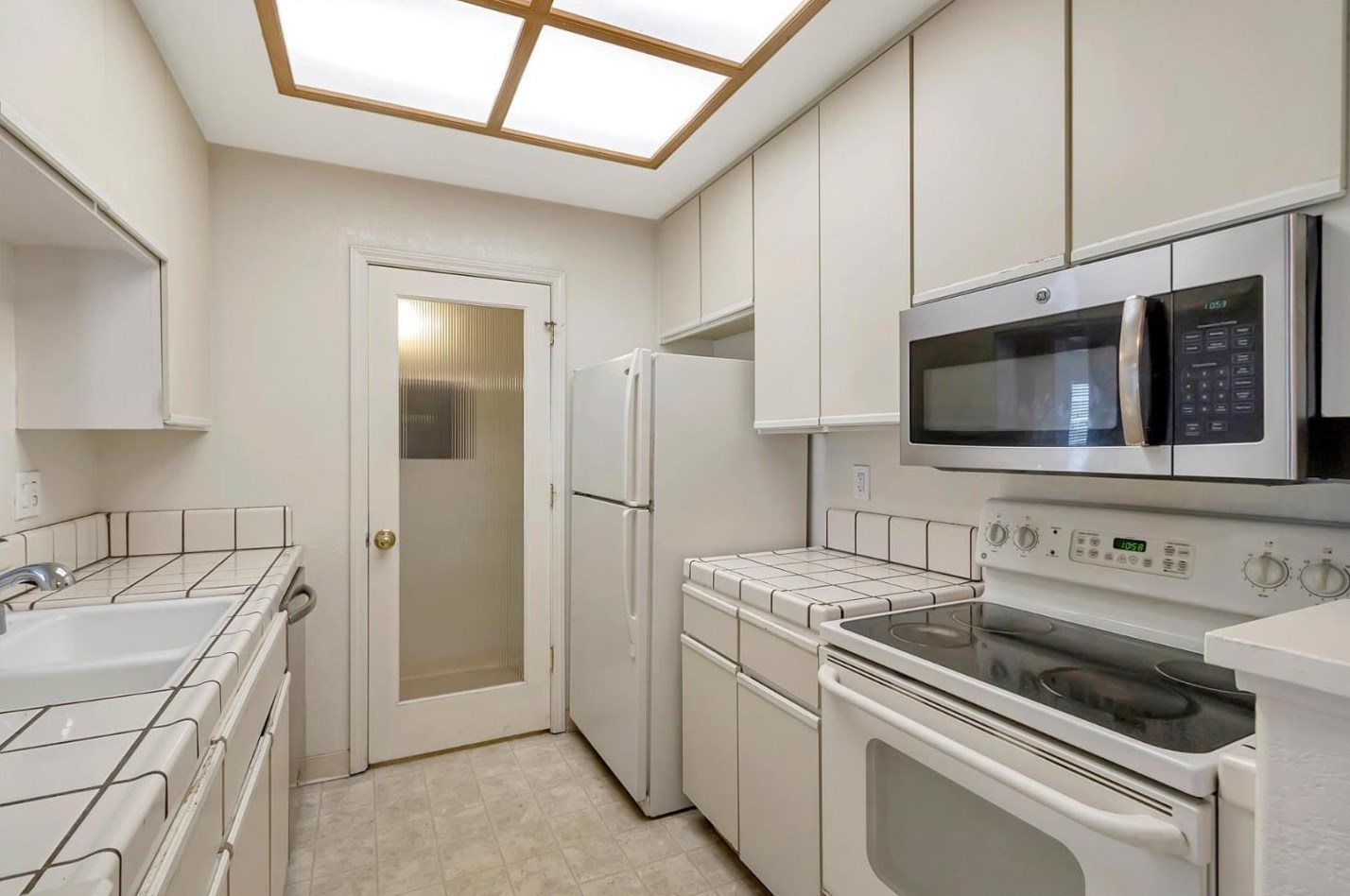 5916 Bridgeport Lk Way, San Jose CA  95123-2437 exterior