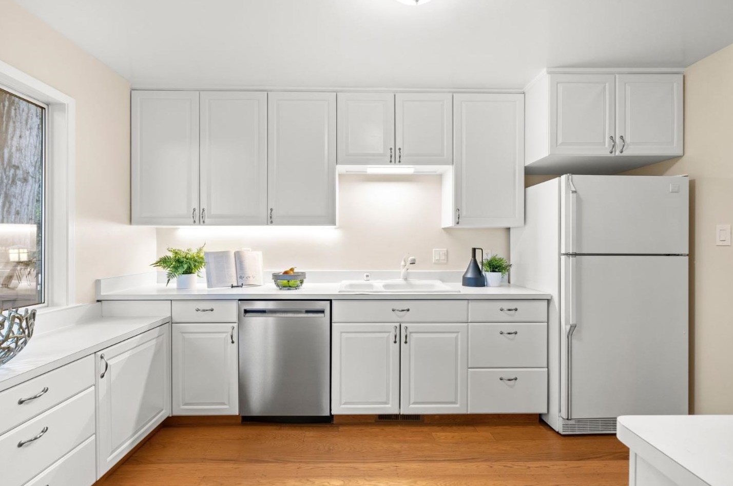 555 Smt Spg Rd, Redwood City CA  94062-4251 exterior