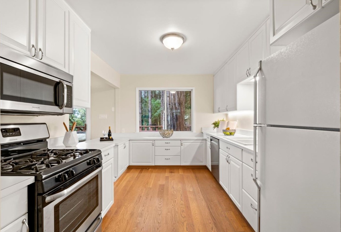 555 Smt Spg Rd, Redwood City CA  94062-4251 exterior