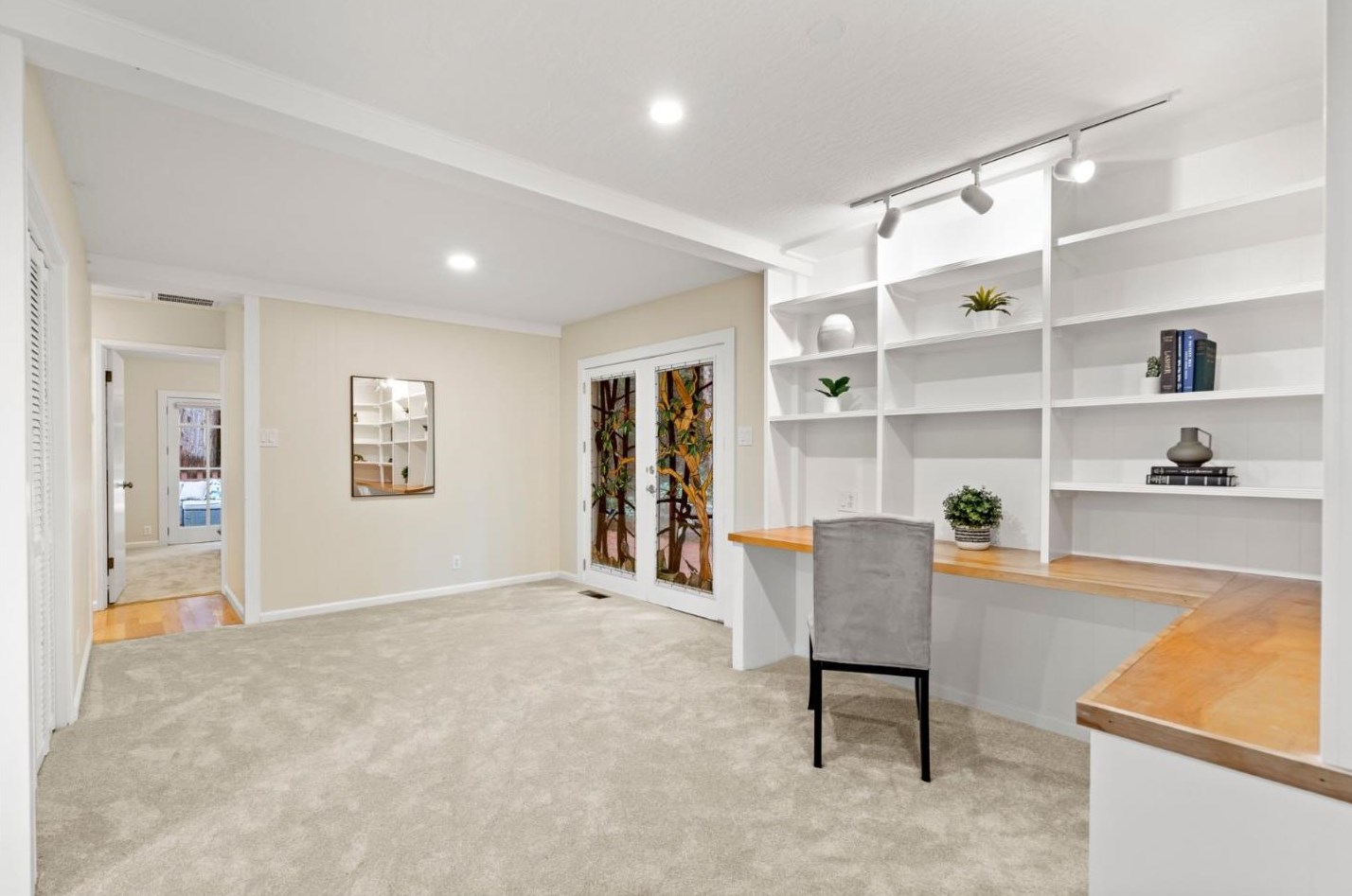 555 Smt Spg Rd, Redwood City CA  94062-4251 exterior