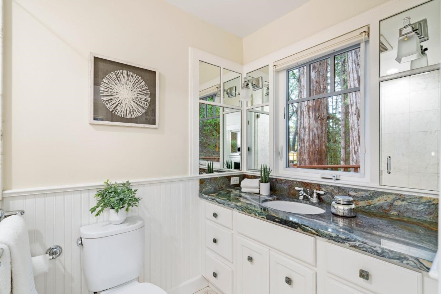 555 Smt Spg Rd, Redwood City CA  94062-4251 exterior