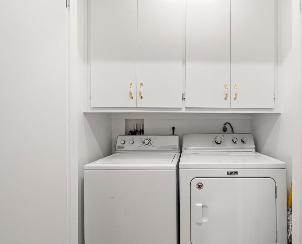 555 Smt Spg Rd, Redwood City CA  94062-4251 exterior