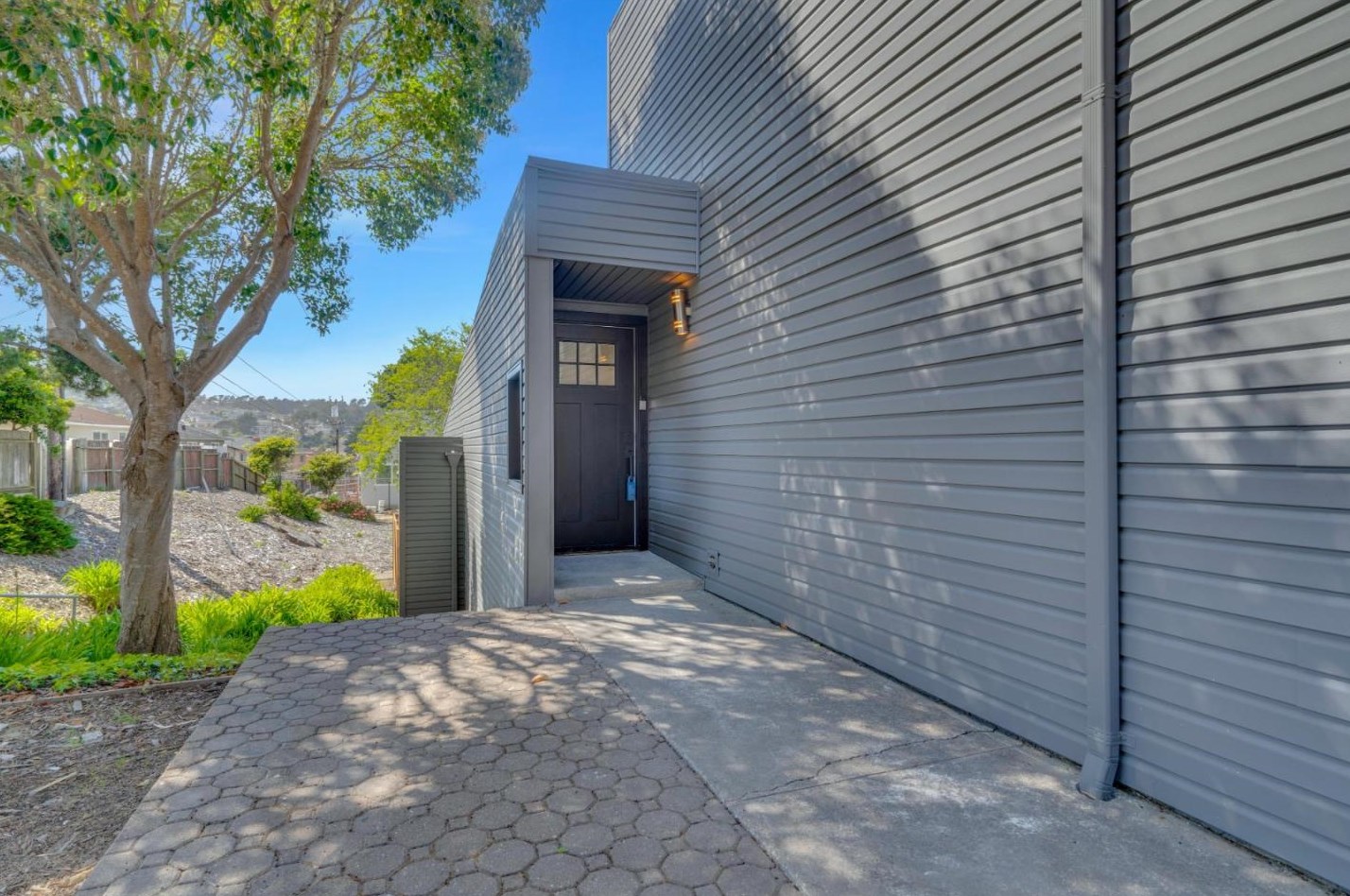 2242 Wexford Ave, South San Francisco CA  94080-5511 exterior