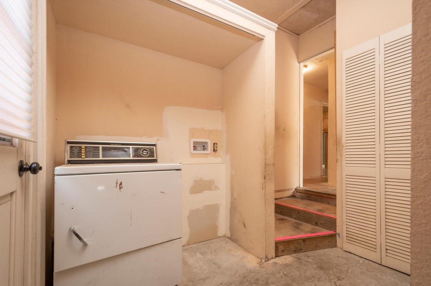 1774 Hampton Ave, Redwood City CA  94061-2609 exterior