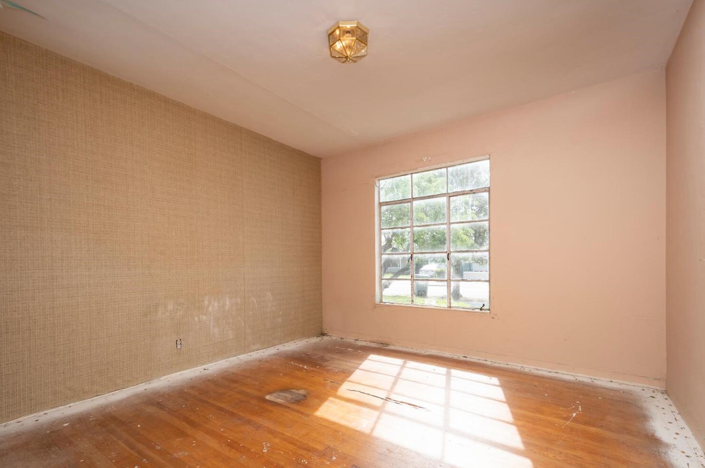 1774 Hampton Ave, Redwood City CA  94061-2609 exterior