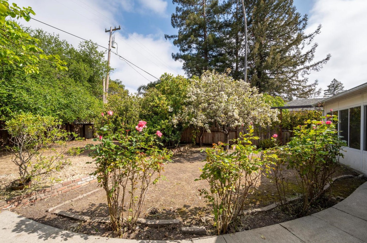 1774 Hampton Ave, Redwood City CA  94061-2609 exterior