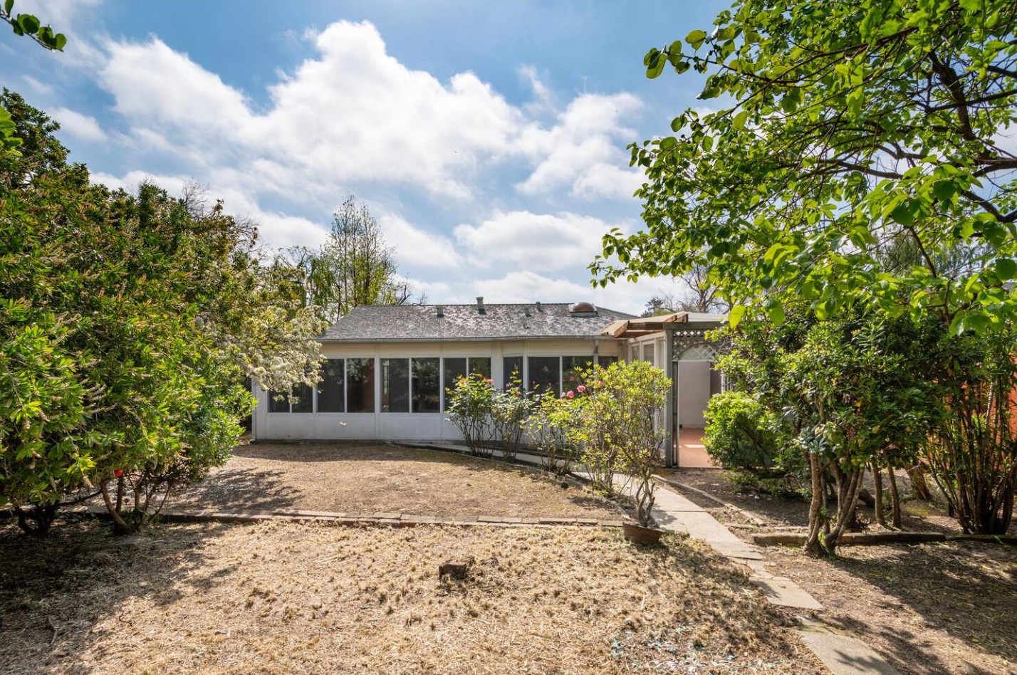 1774 Hampton Ave, Redwood City CA  94061-2609 exterior