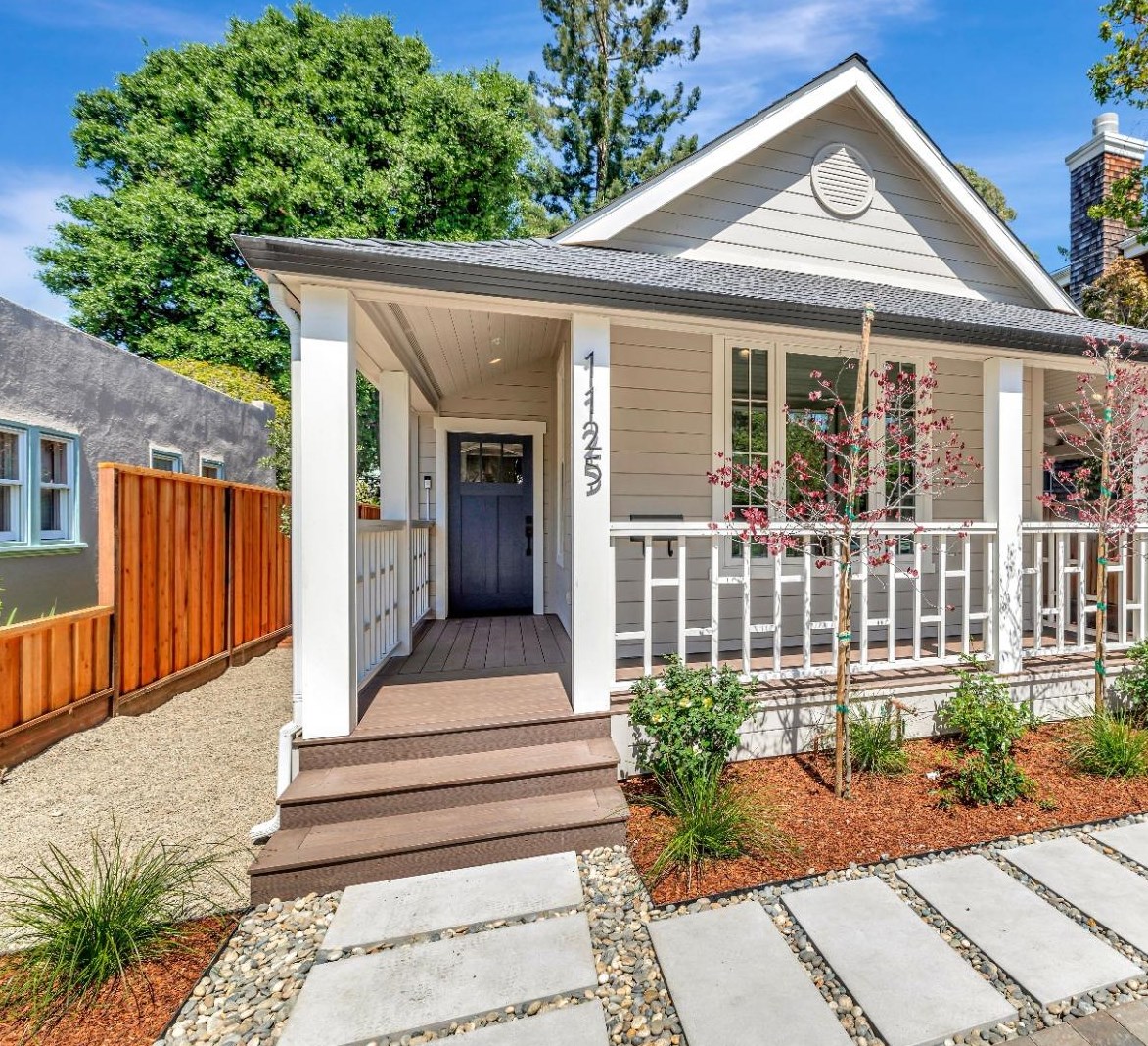 1125 Byron St, Palo Alto CA  94301-3211 exterior