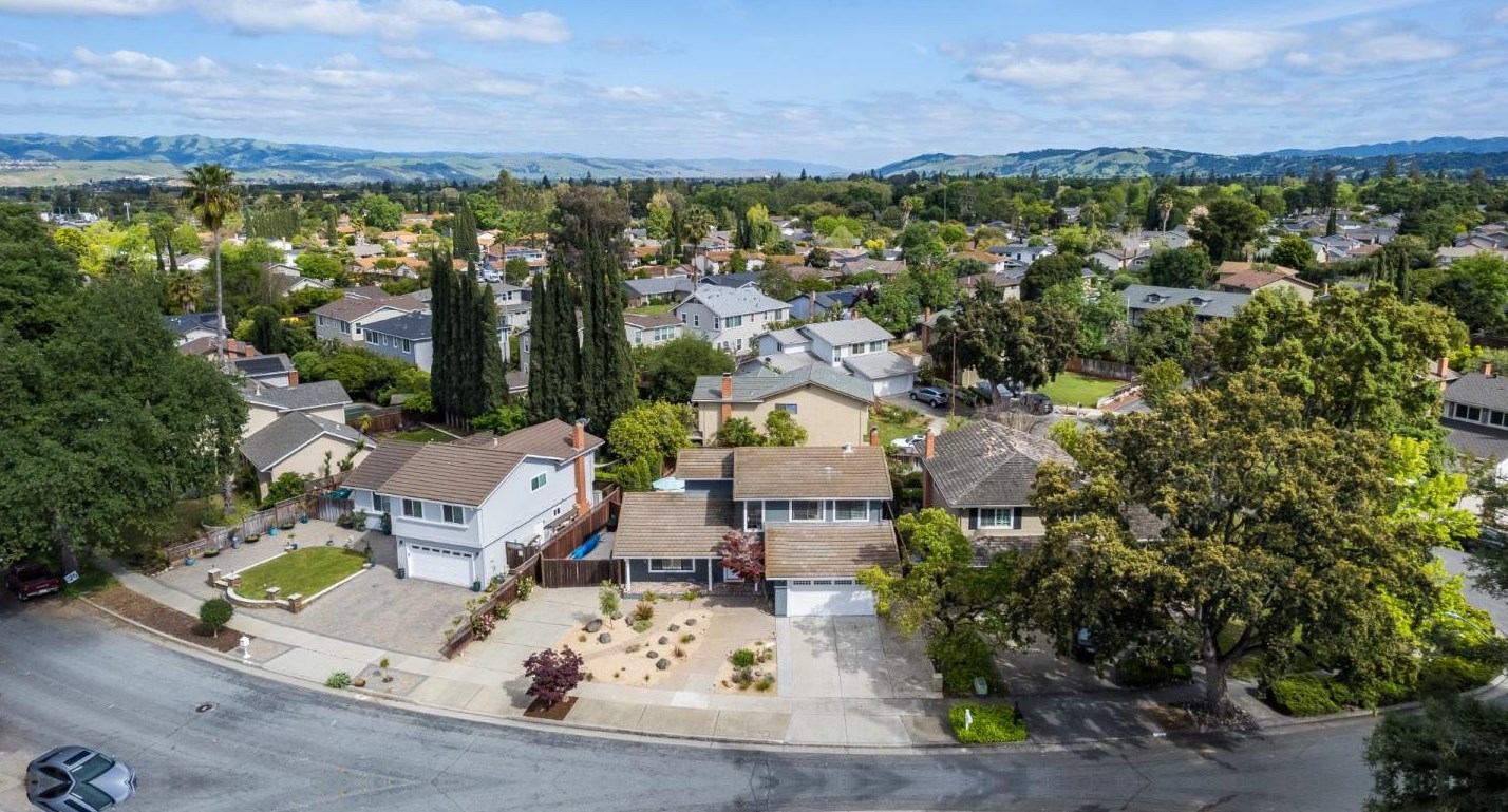 3736 Thousand Oaks Dr, San Jose CA  95136-1445 exterior