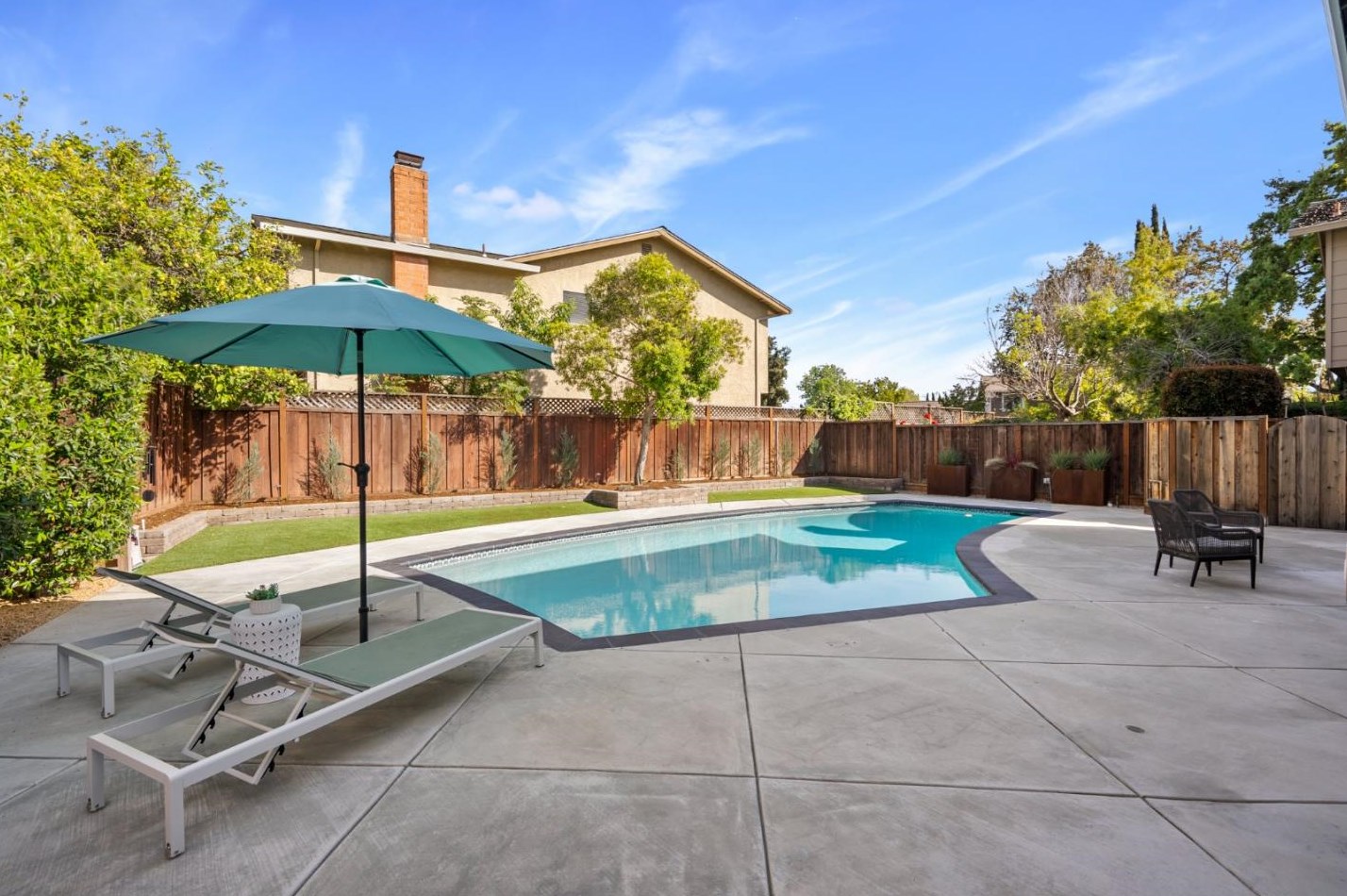 3736 Thousand Oaks Dr, San Jose CA  95136-1445 exterior