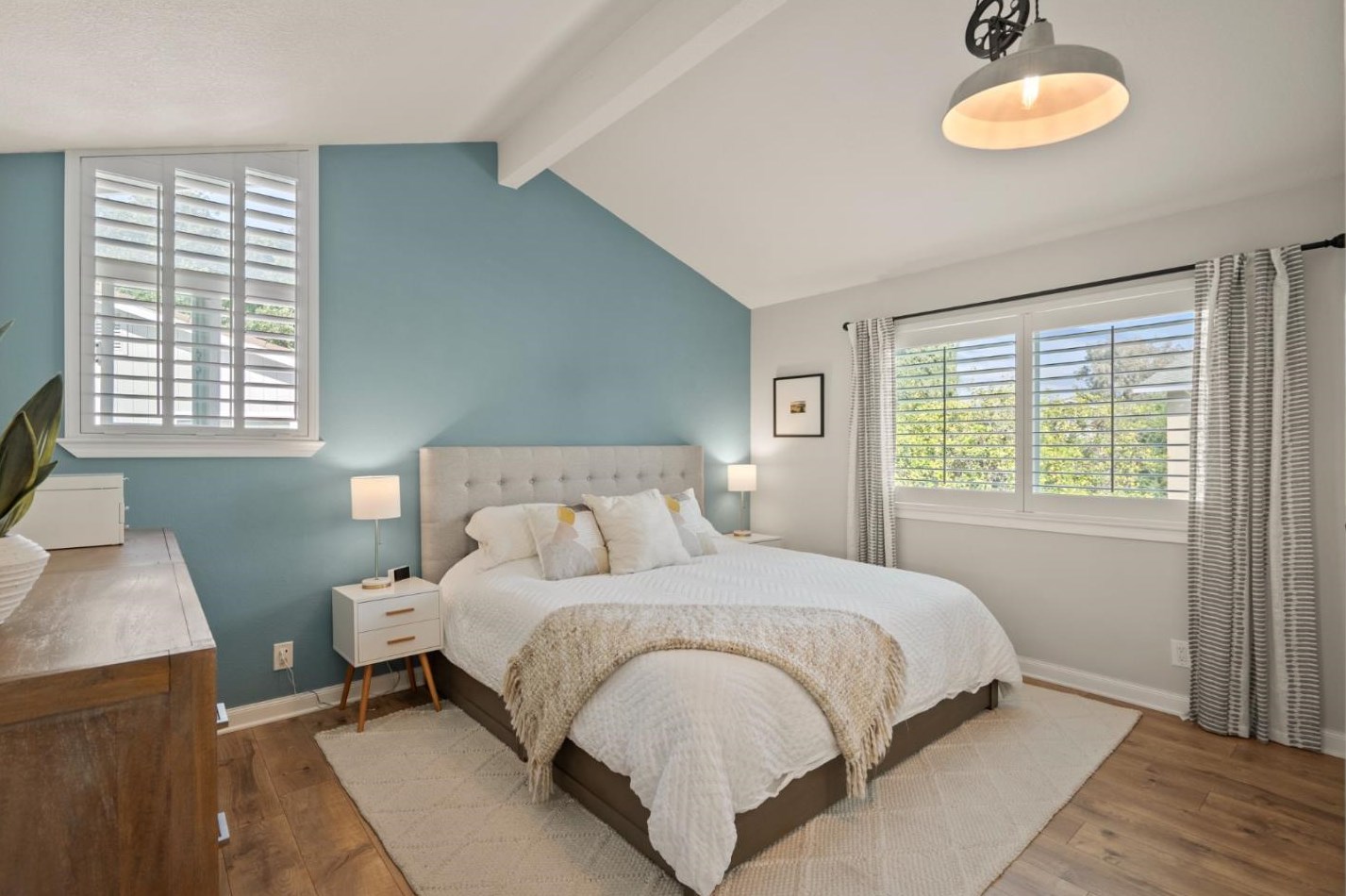 3736 Thousand Oaks Dr, San Jose CA  95136-1445 exterior