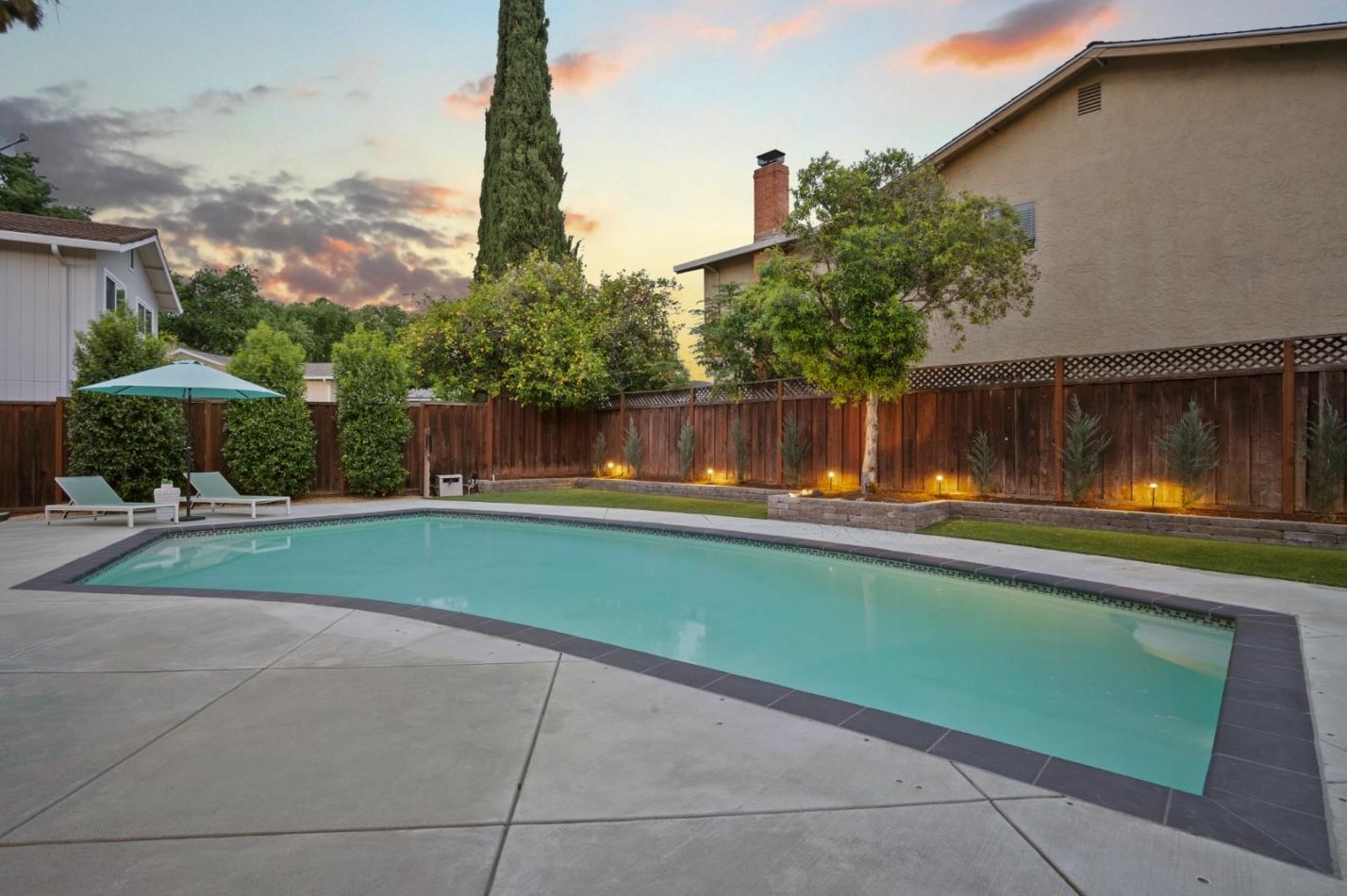 3736 Thousand Oaks Dr, San Jose CA  95136-1445 exterior