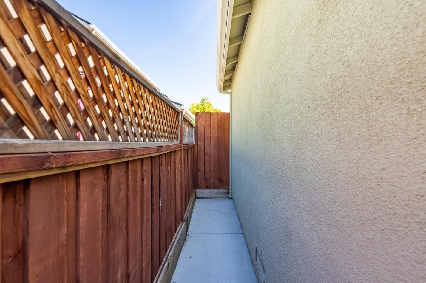 246 Holland Cir, Hollister CA  exterior