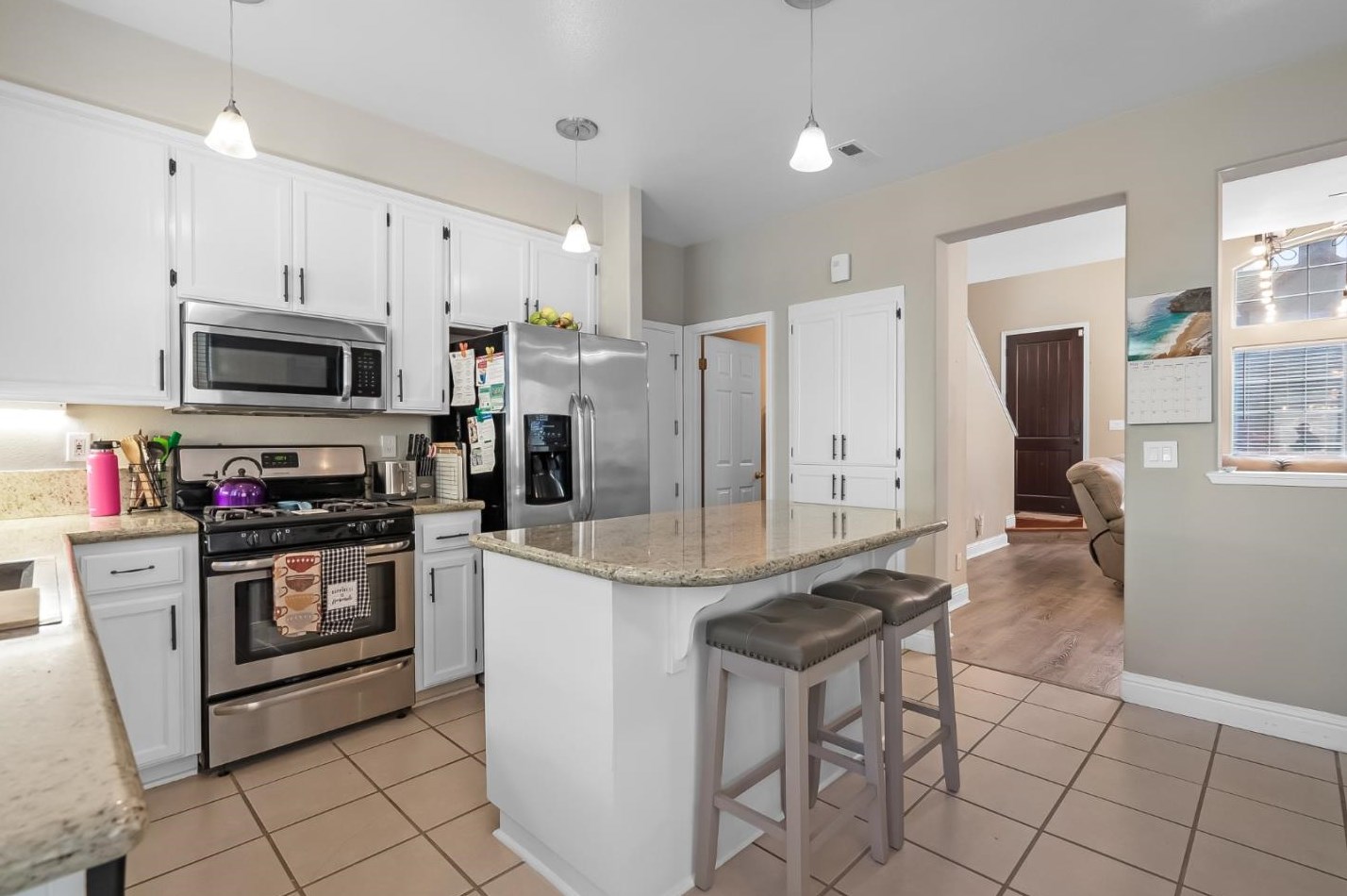 246 Holland Cir, Hollister CA  exterior