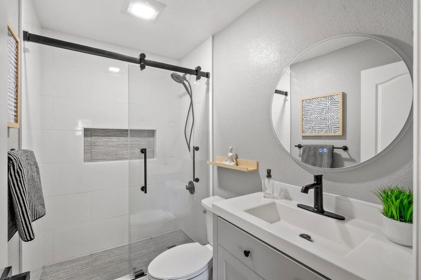 1022 Yarwood Ct, San Jose CA  95128-4726 exterior