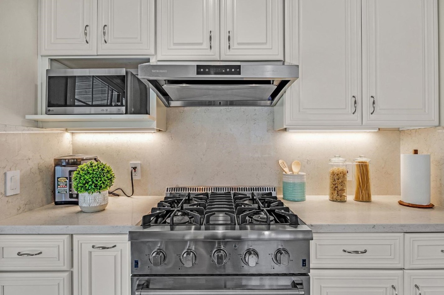 4737 Denevi Dr, San Jose CA  95130-2107 exterior