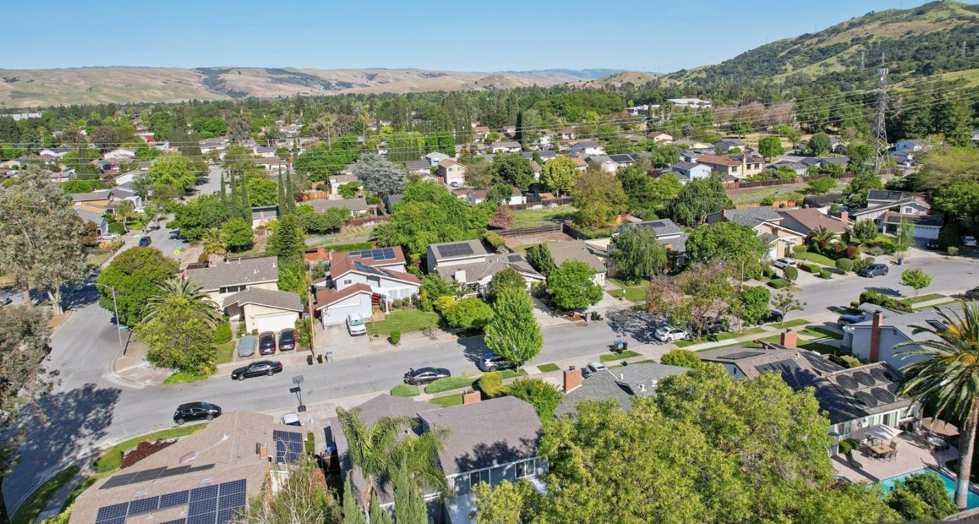 6514 Hercus Ct, San Jose CA  95119-1916 exterior