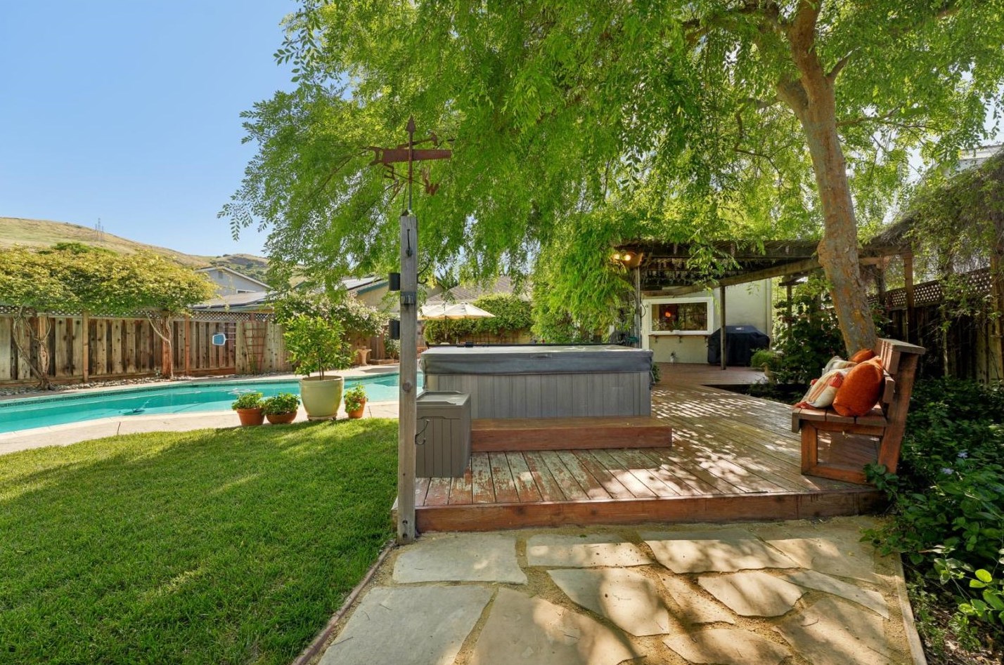 6514 Hercus Ct, San Jose CA  95119-1916 exterior