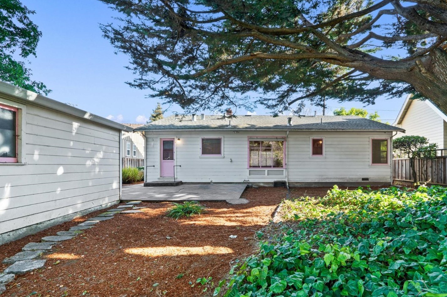709 Riverview Dr, Capitola CA  95010-2729 exterior