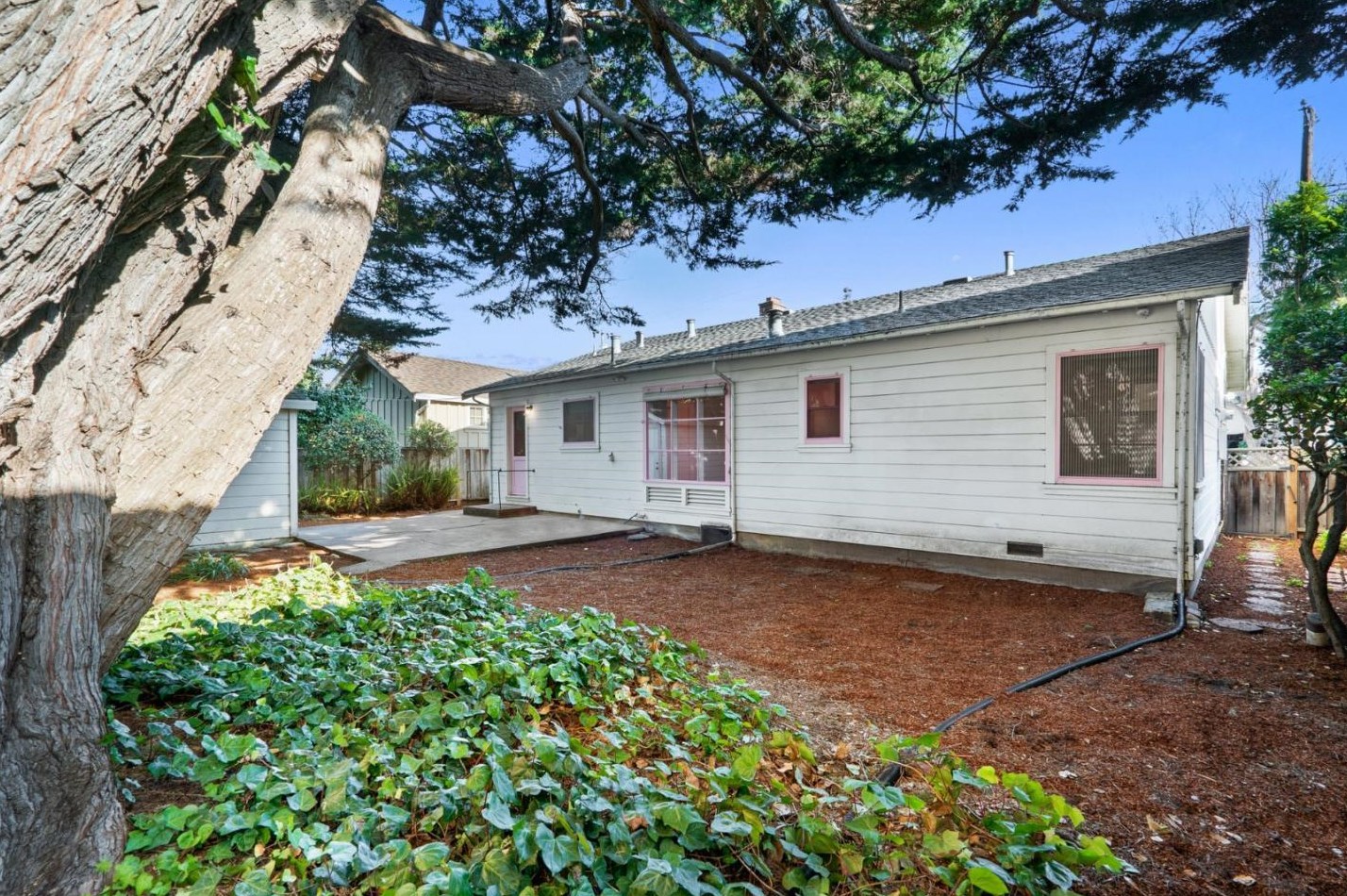 709 Riverview Dr, Capitola CA  95010-2729 exterior