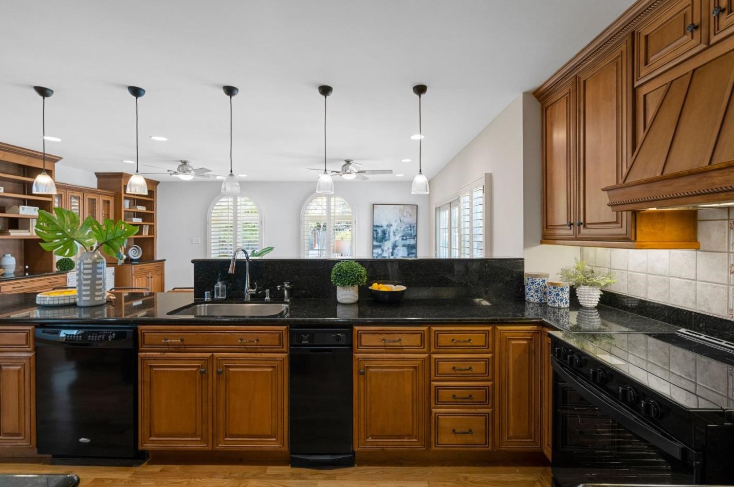 415 Elder Ave, Millbrae CA  94030-2432 exterior