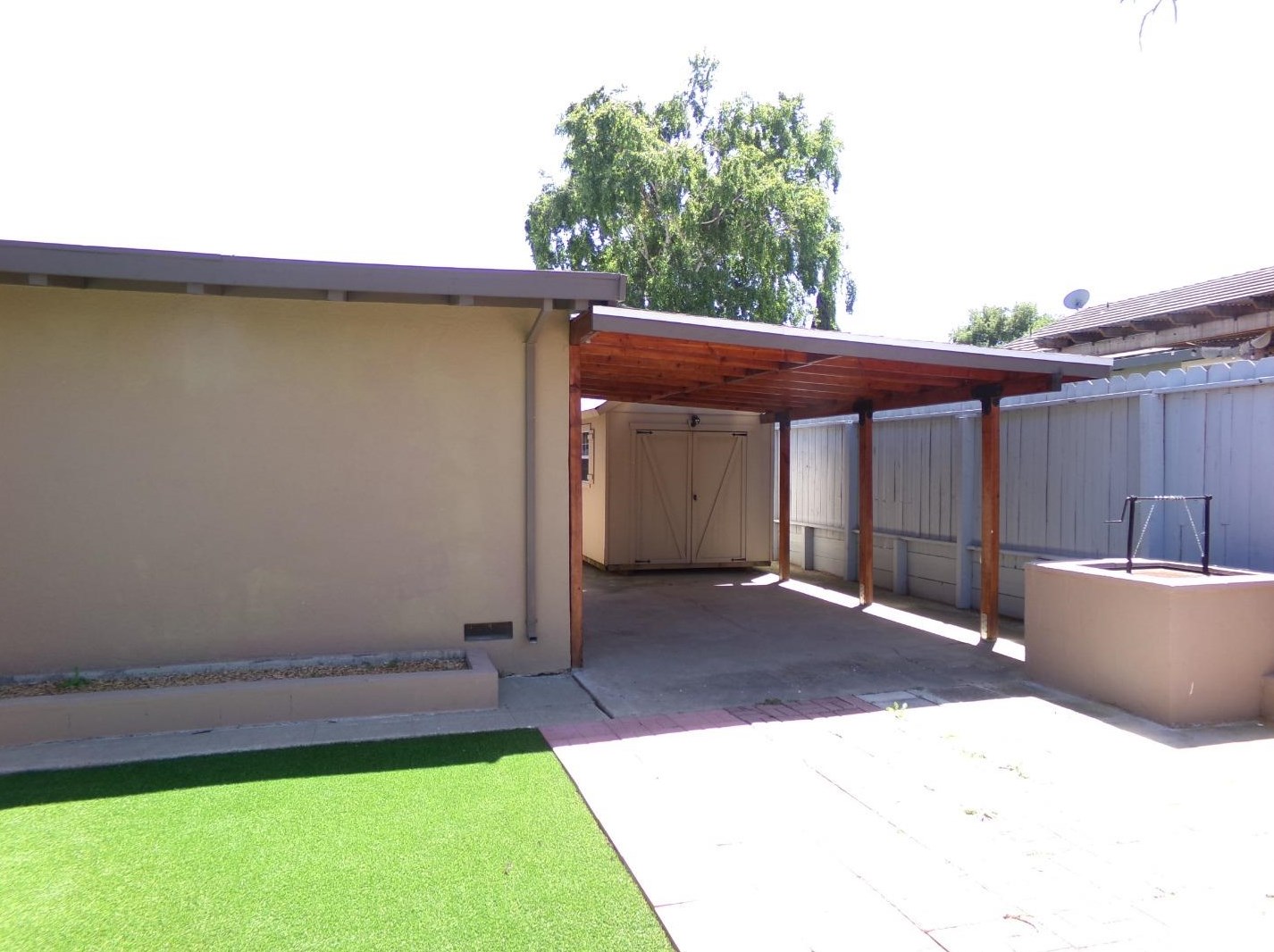 621 Walnut Ln, Hollister CA  95023-4529 exterior