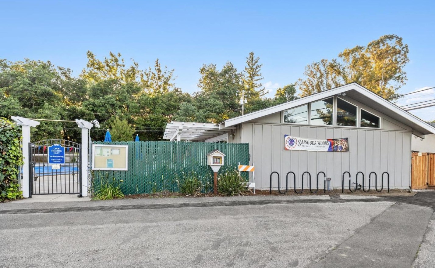 12546 Saratoga Crk Dr, Saratoga CA  95070-3569 exterior