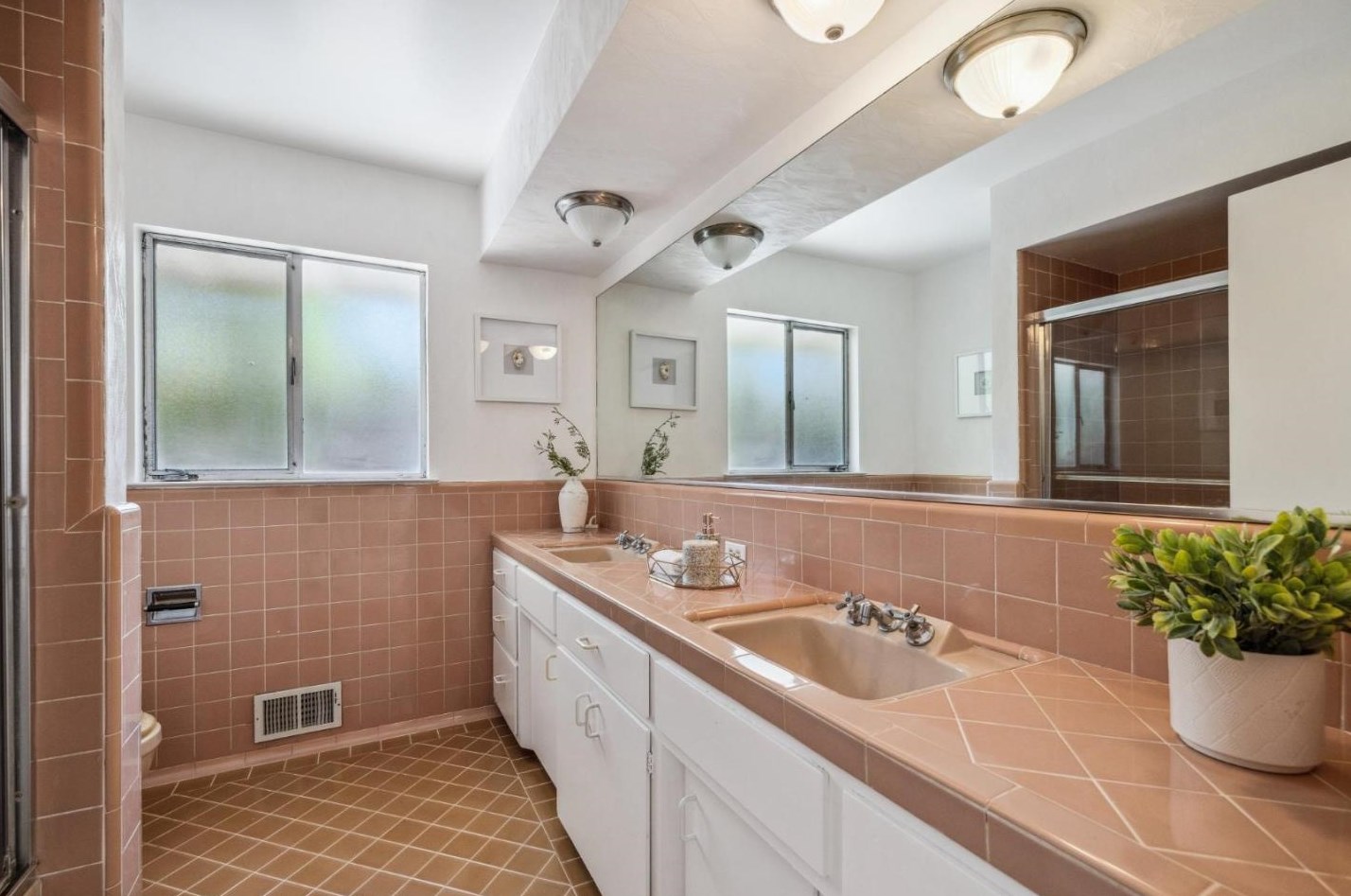 12546 Saratoga Crk Dr, Saratoga CA  95070-3569 exterior