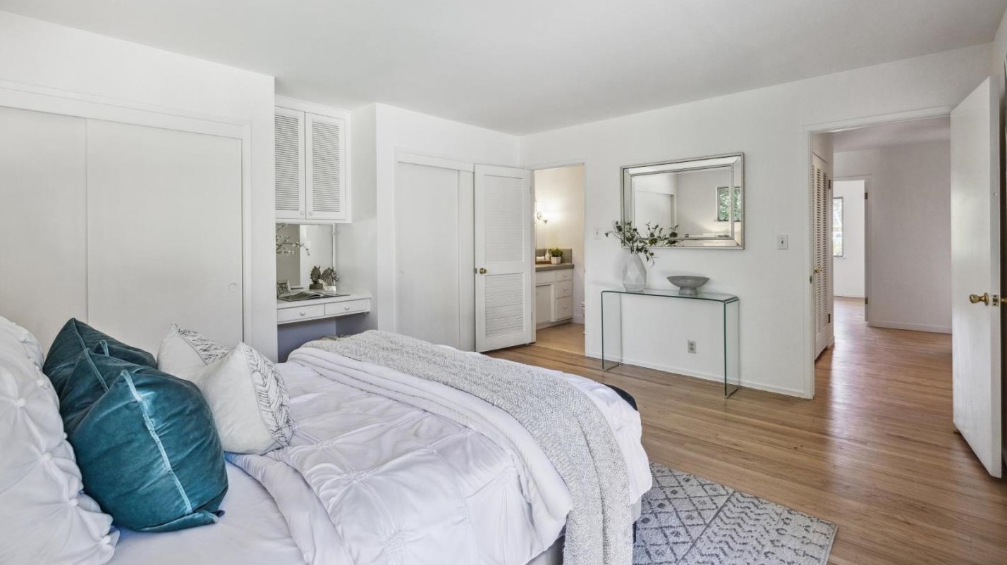 12546 Saratoga Crk Dr, Saratoga CA  95070-3569 exterior