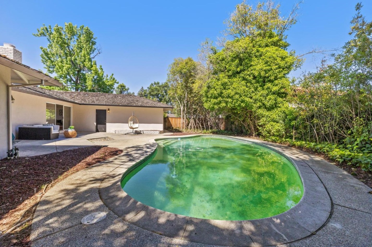 12546 Saratoga Crk Dr, Saratoga CA  95070-3569 exterior