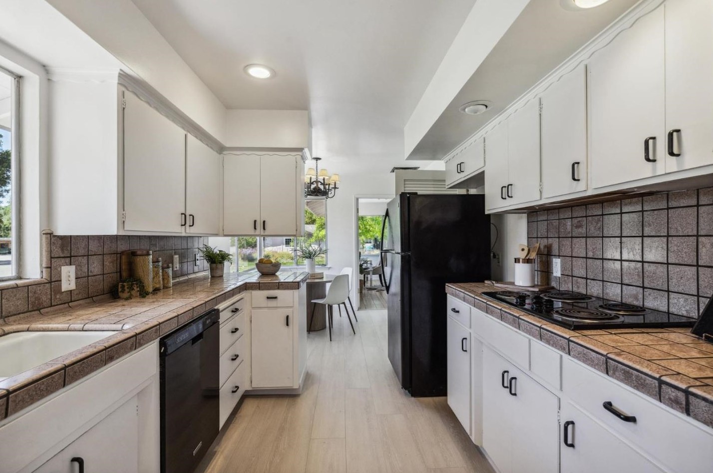 12546 Saratoga Crk Dr, Saratoga CA  95070-3569 exterior