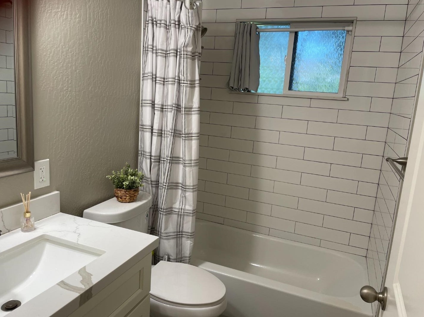 3429 Thunderbird Dr, Concord CA  94520-1526 exterior