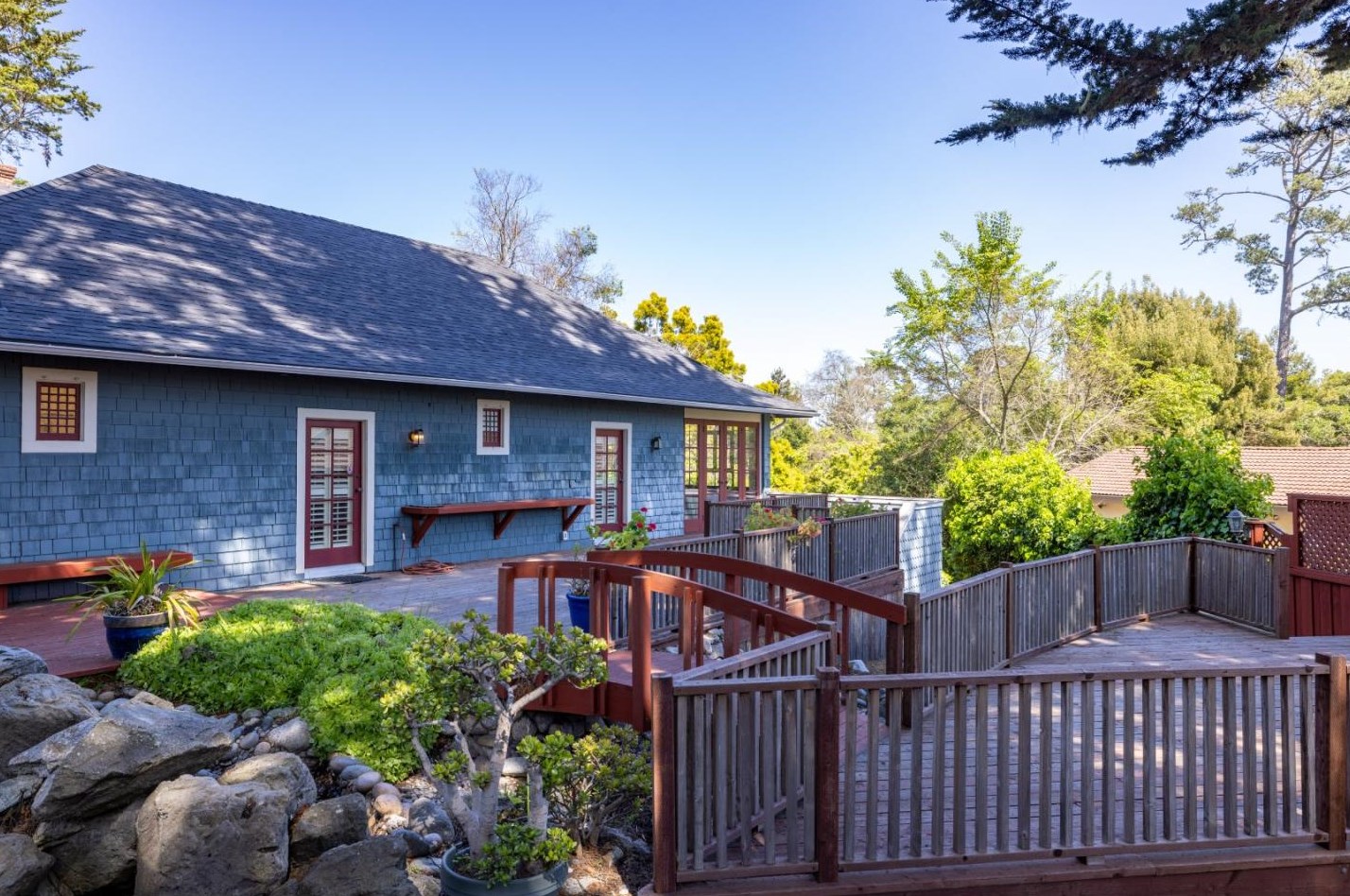 817 Martin St, Monterey CA  93940-4435 exterior