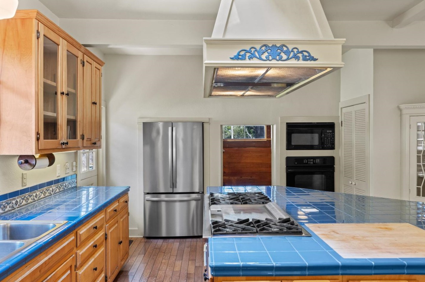 817 Martin St, Monterey CA  93940-4435 exterior