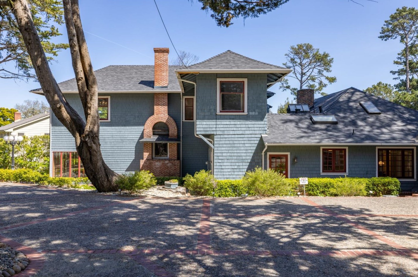 817 Martin St, Monterey CA  93940-4441 exterior