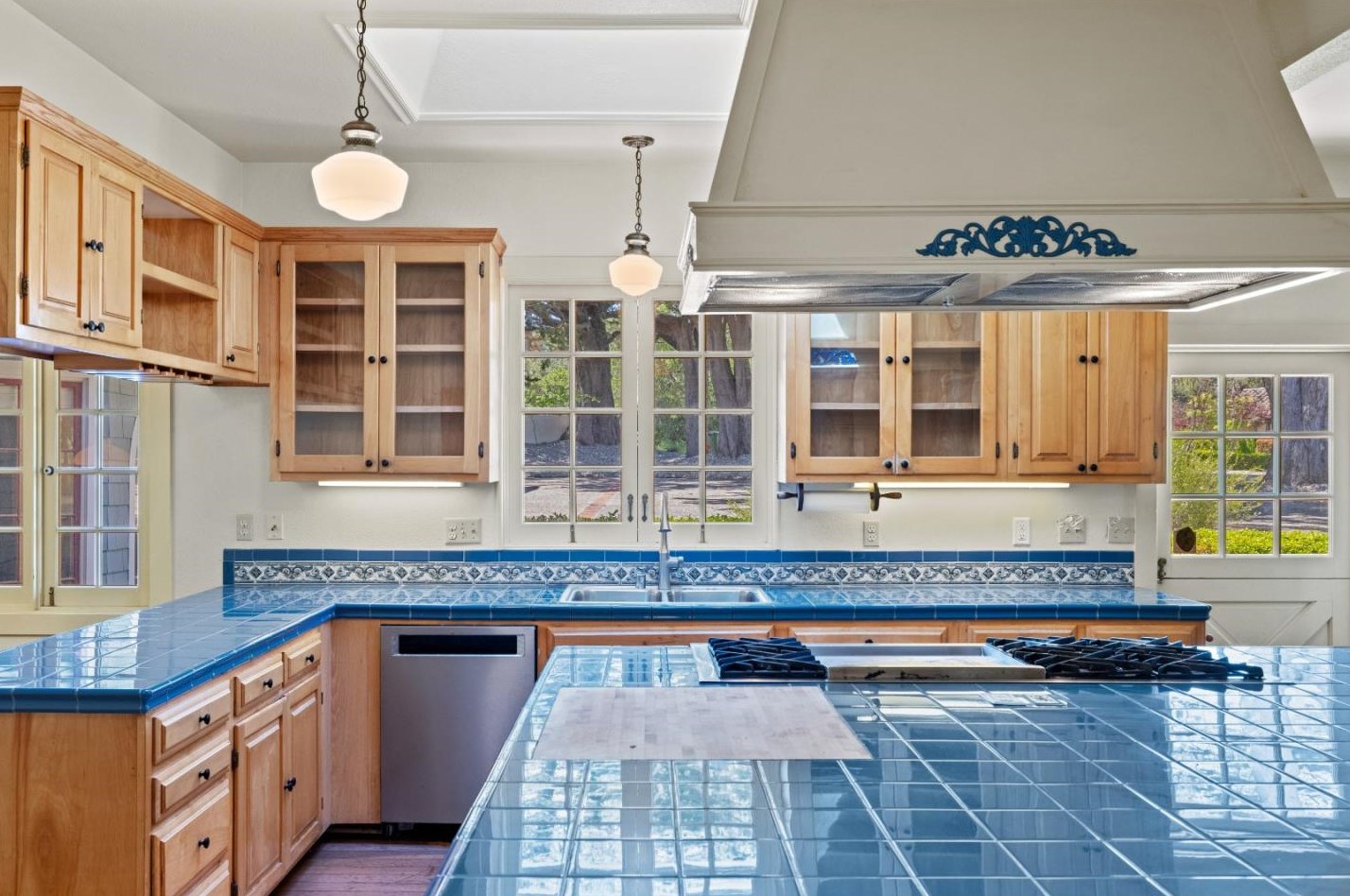 817 Martin St, Monterey CA  93940-4435 exterior