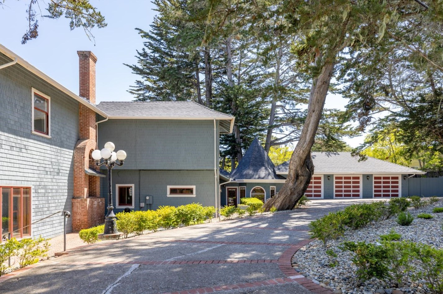 817 Martin St, Monterey CA  93940-4435 exterior