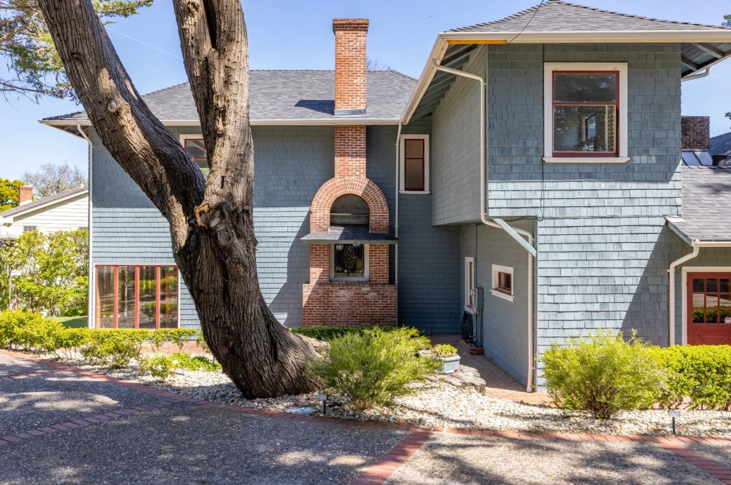 817 Martin St, Monterey CA  93940-4435 exterior