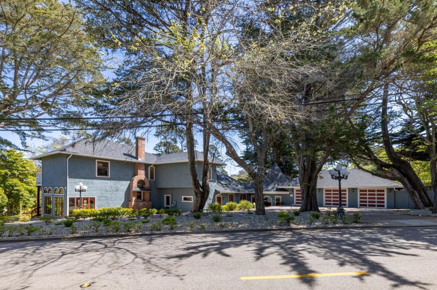 817 Martin St, Monterey CA  93940-4435 exterior