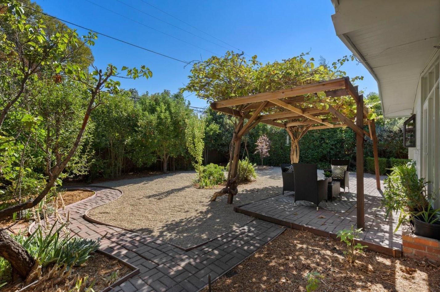 3517 Ramona St, Palo Alto CA  94306-3549 exterior