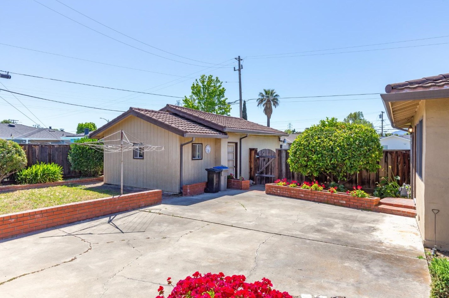 3796 Justine Dr, San Jose CA  95124-3130 exterior