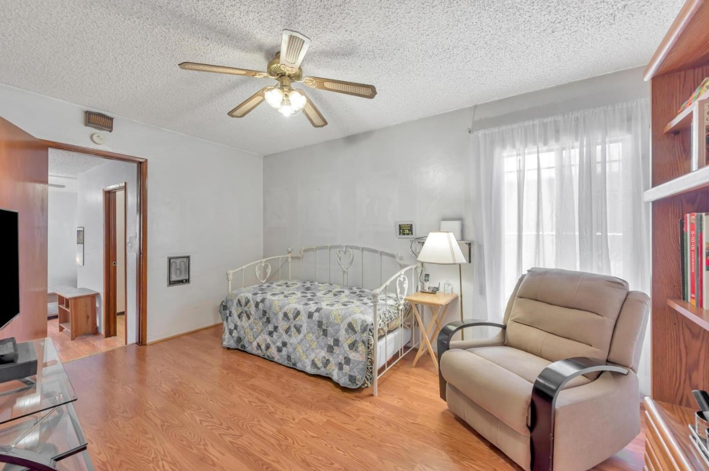 7221 Krause Ave, Oakland CA  94605-2749 exterior