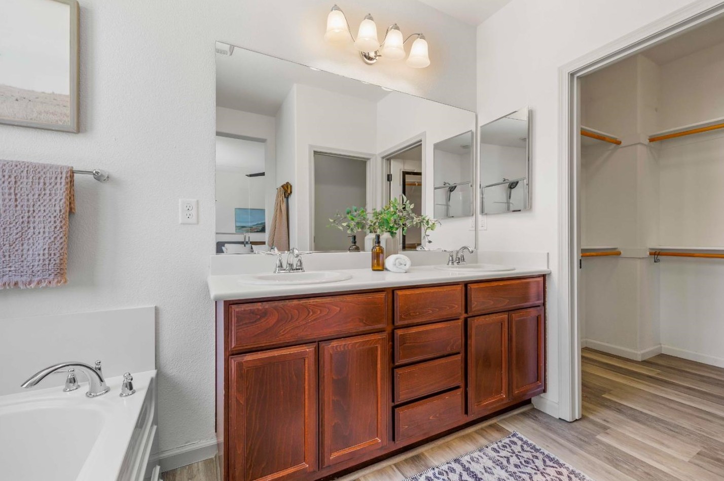 2249 Ellesmere Loop, Roseville CA 95747-5084 exterior