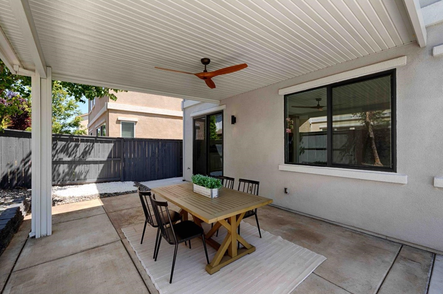 2249 Ellesmere Loop, Roseville CA 95747-5084 exterior