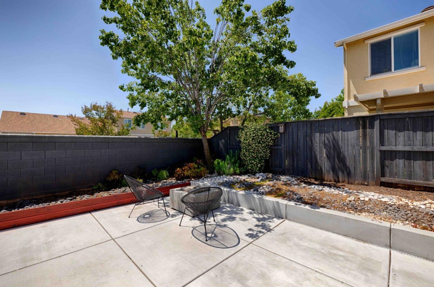 2249 Ellesmere Loop, Roseville CA 95747-5084 exterior