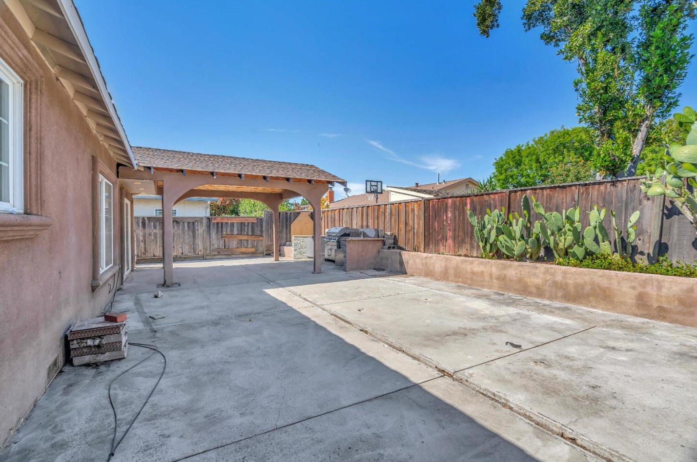 2790 Kern Ave, San Jose CA  95121-2329 exterior