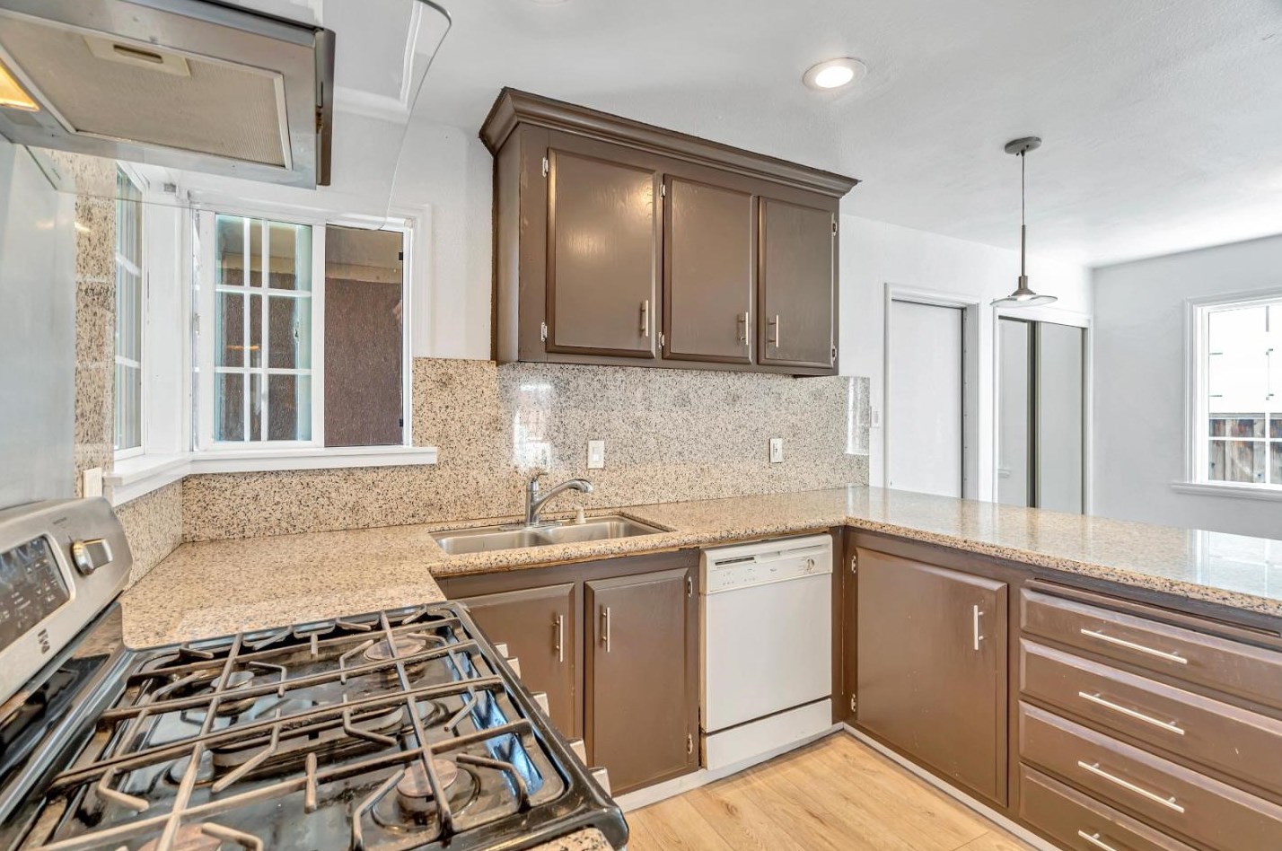 2790 Kern Ave, San Jose CA  95121-2329 exterior