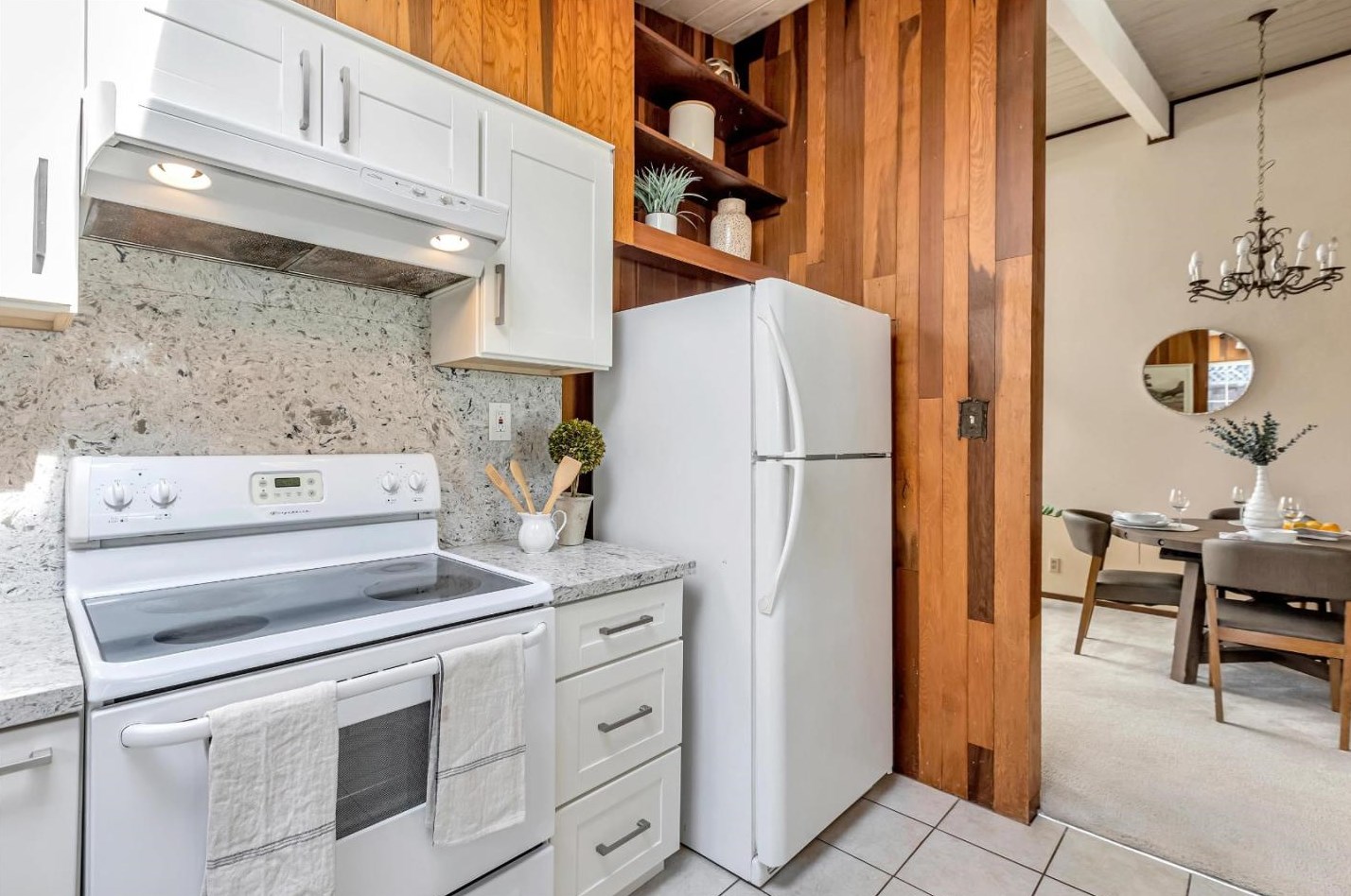 1327 Egret Dr, Sunnyvale CA  94087-3444 exterior