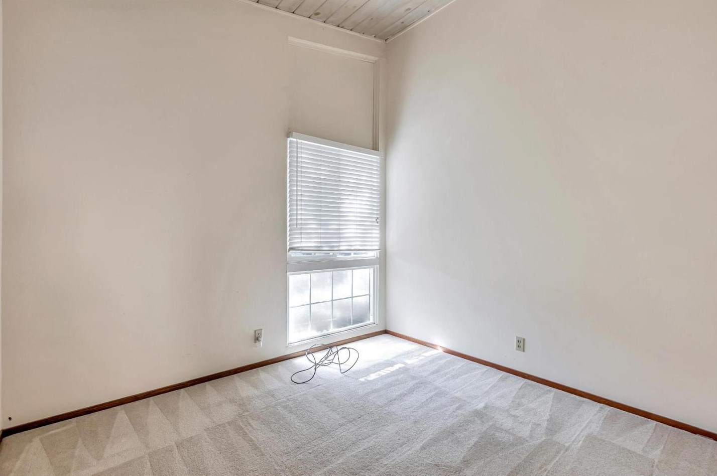 1327 Egret Dr, Sunnyvale CA  94087-3444 exterior